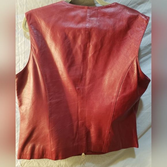 Exquisite Vtg. Caslon Blood Red Lambskin Zippered Vest 100% Polyester Lined. Lg. - Picture 8 of 16